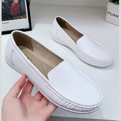 ドライビングシューズ 本革製モカシン縫いスリッポンローファー