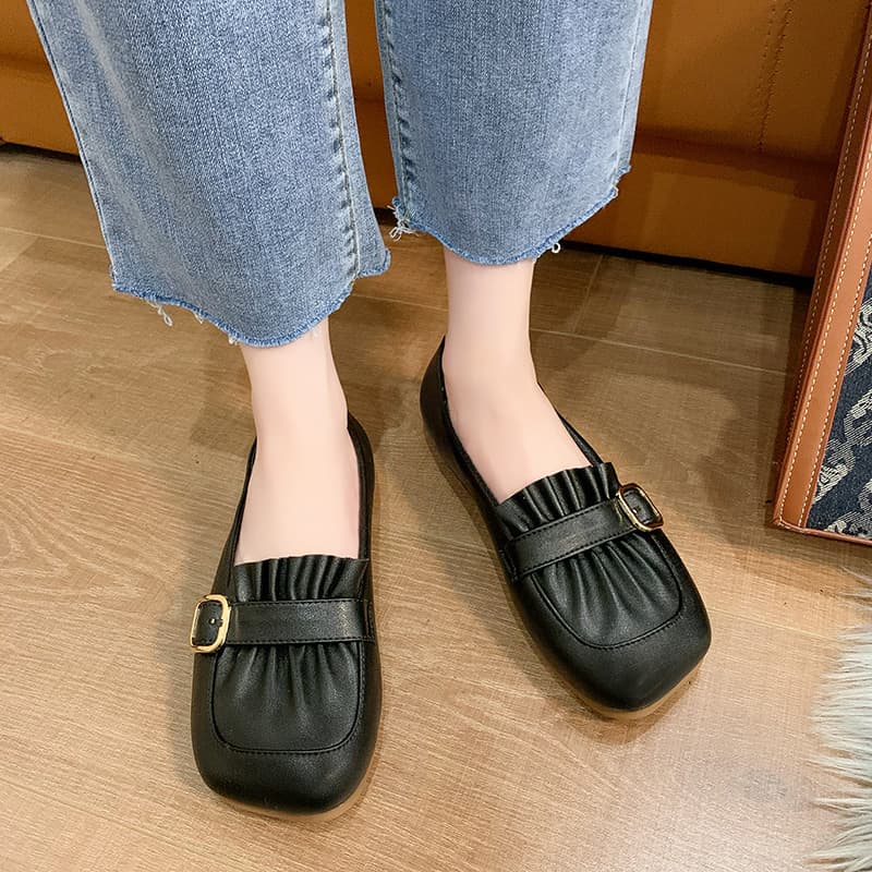 ドライビングシューズ ローファー フリルバックル付き 角型ローファー