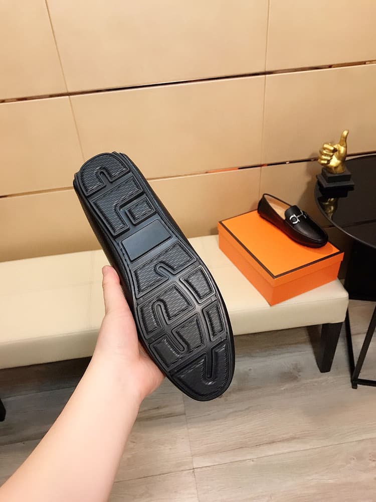 ドライビングシューズ 洗練金具付き本革ドライビングシューズ