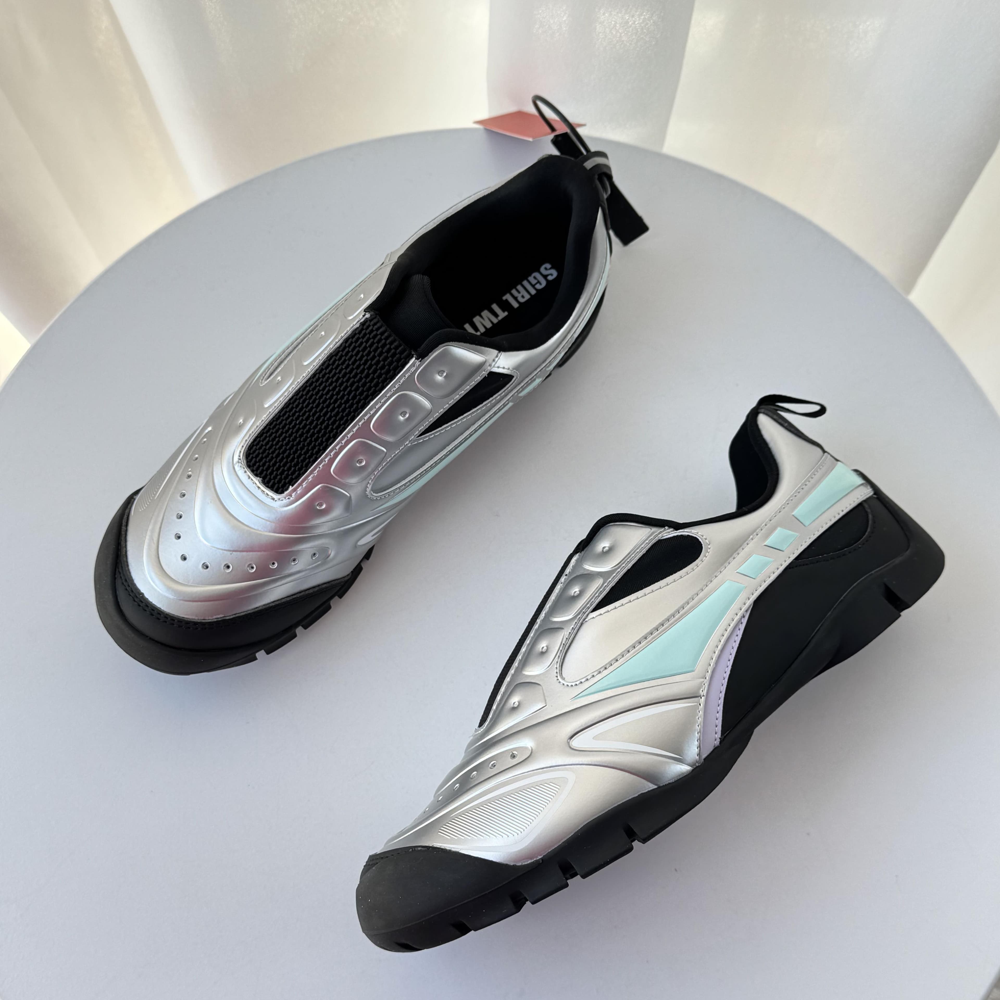 ドライビングシューズ レーシング 未来派ドライビングシューズ
